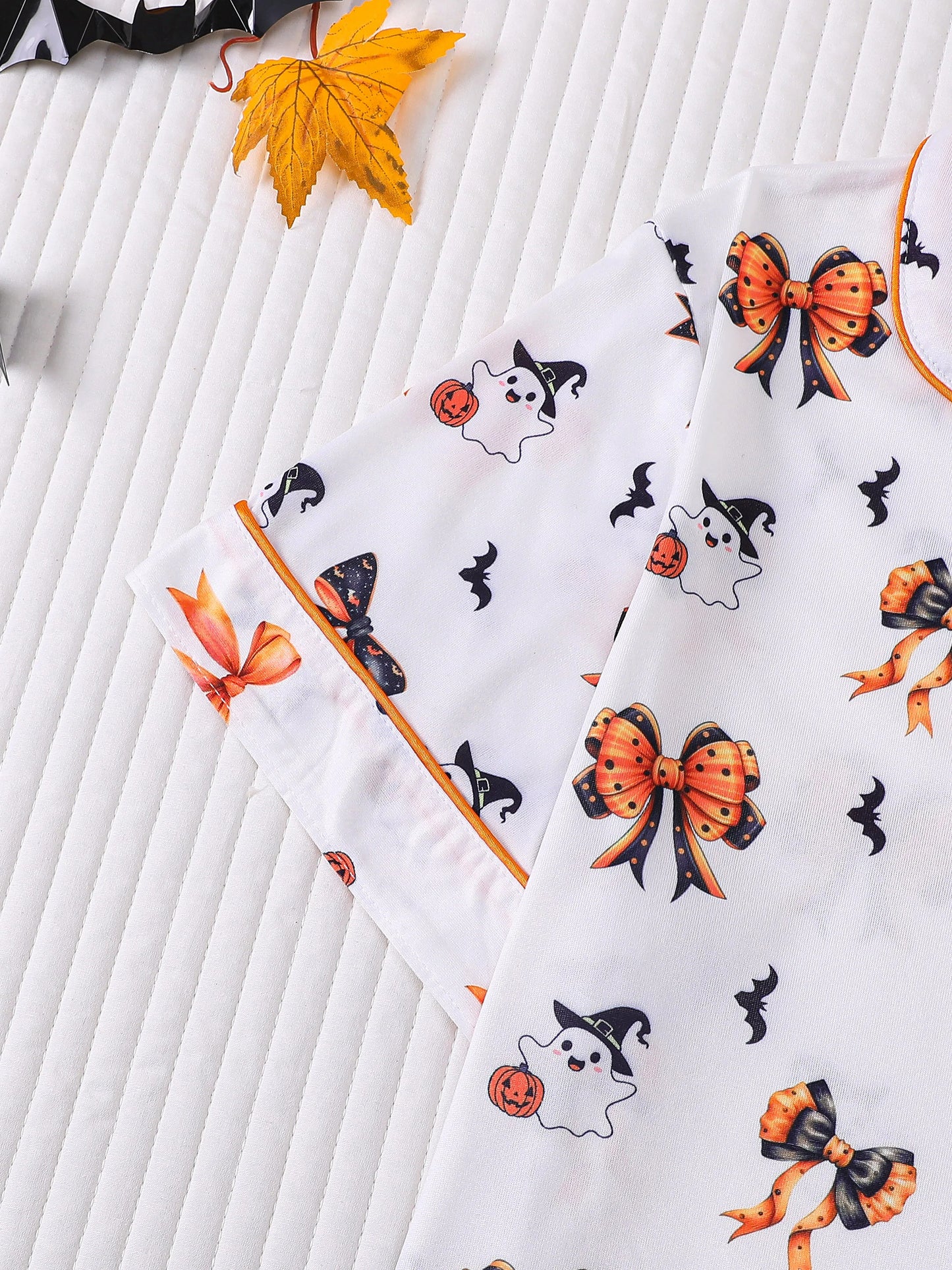 Women'S 2-Piece Cartoon Cute Little Ghost Bow Halloween Party Funny Print Women Can Wear Pajamas Party Set Short Sleeved Lapel