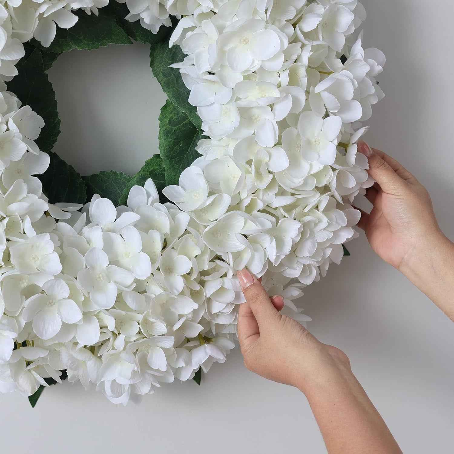 Artificial Hydrangea Wreath for Front Door, 21" Spring Summer White Flower Wreath, Fuax Hydrangeas Leaves for Home Mantel Wall Farmhouse Decor