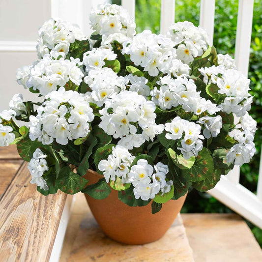 Artificial Geranium Fake Flowers for Outdoors Decoration, 6 Bundles Silk Geraniums White Flower UV Resistant Look Real Faux Plants for Front Door Garden Porch Planter Patio Balcony Yard Indoor Home