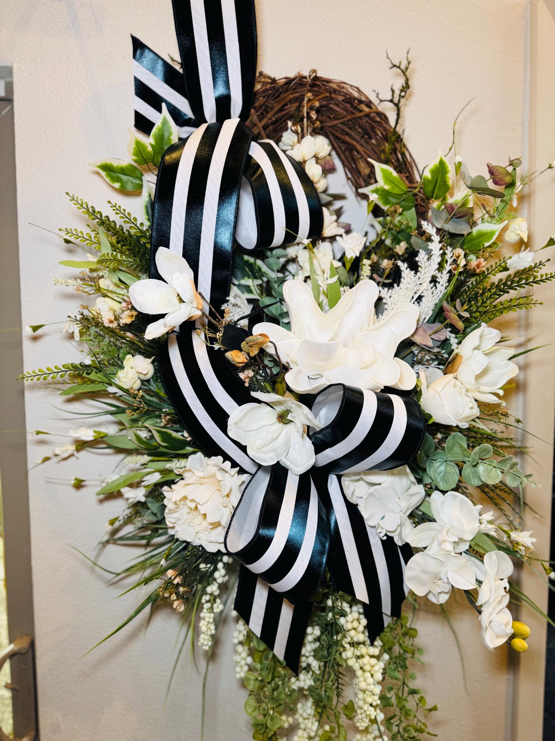 Custom Hydrangea Wreath for Everyday Use - Modern Farmhouse Door Decor in Neutral Colors