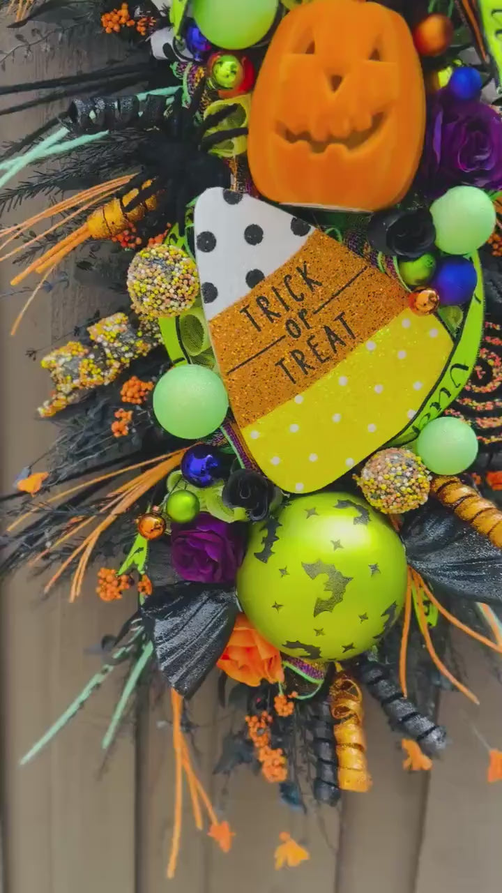 Oversized Halloween Wreath Orange pumpkin wreath Fall Front door Decor Halloween Decor front door wreath for fall Trick or Treat